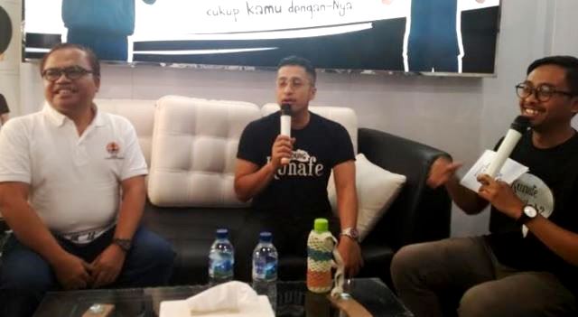 Kunafe Lakukan Bersih Sungai Cikapundung