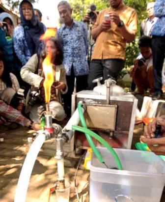 Ubah Sampah Plastik Jadi BBM