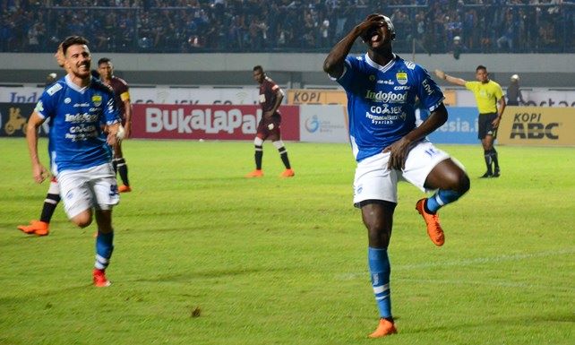 Eze-Joni Tampil Garang Jamu PSM