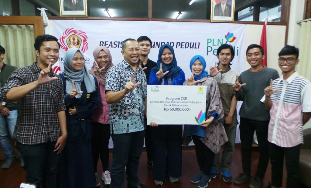 PLN Peduli Salurkan Bantuan Beasiswa