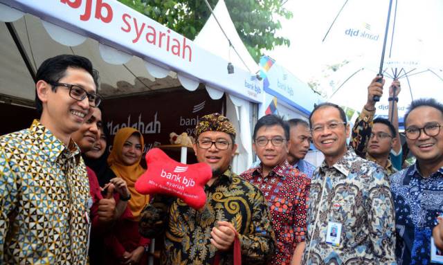 bjb Bidik Salurkan Kredit Rp 1 Triliun bjb Bidik Salurkan Kredit Rp 1 Triliun