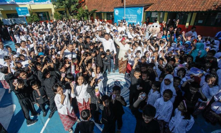 ‎Frisian Flag Perbaiki Sarana Olahraga Sekolah