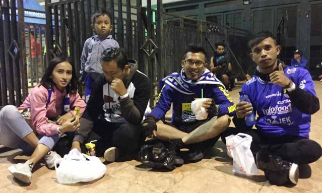 Bukber Sambil Nonton Maung Bandung