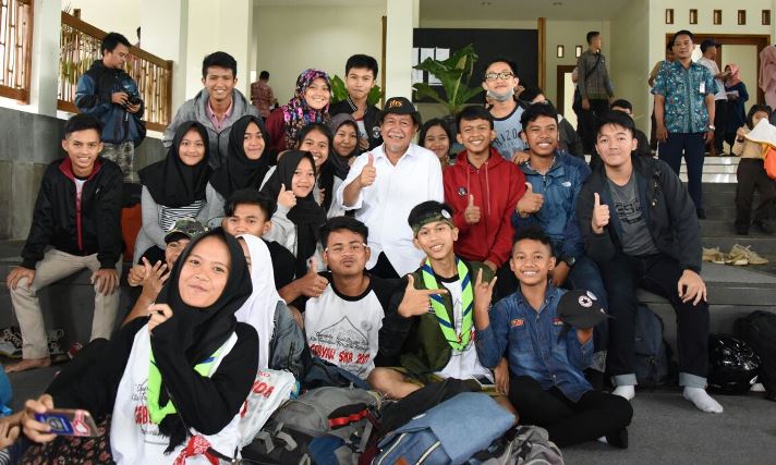 Deddy Dapat Pilihan dari Generasi Z dan Milenial Deddy Dapat Pilihan dari Generasi Z dan Milenial