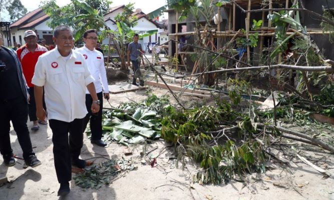 Demiz Waspada Angin Beliung