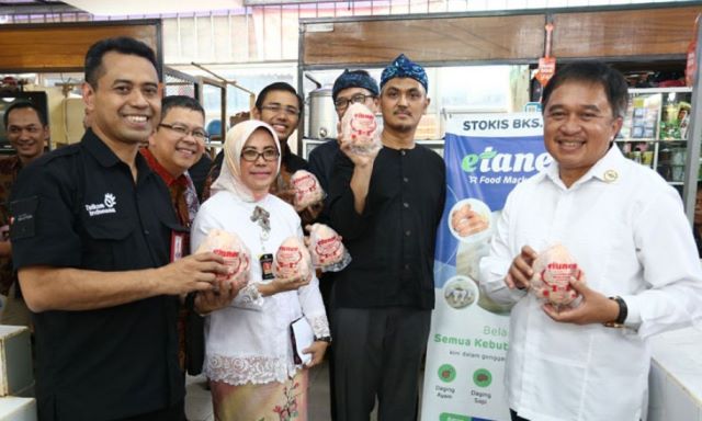 Pemkot Jual 300 ribu Ekor Ayam Potong