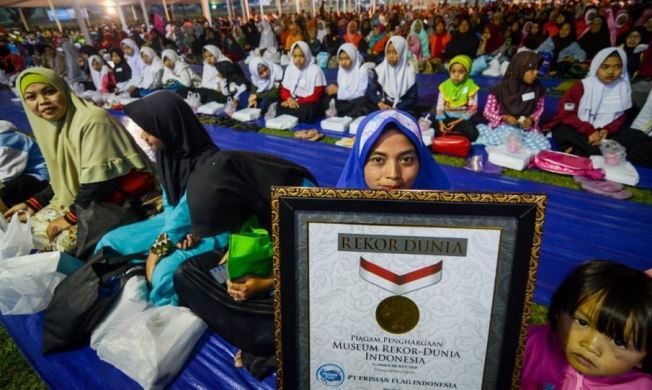 Peternak Sapi Dapat Rekor MURI