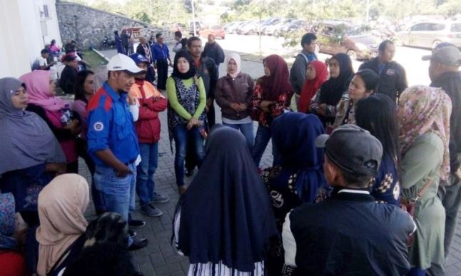 PT Matahari Lakukan PHK Sepihak, Karyawan Mengadu ke Pemkab PT Matahari Lakukan PHK Sepihak, Karyawan Mengadu ke Pemkab