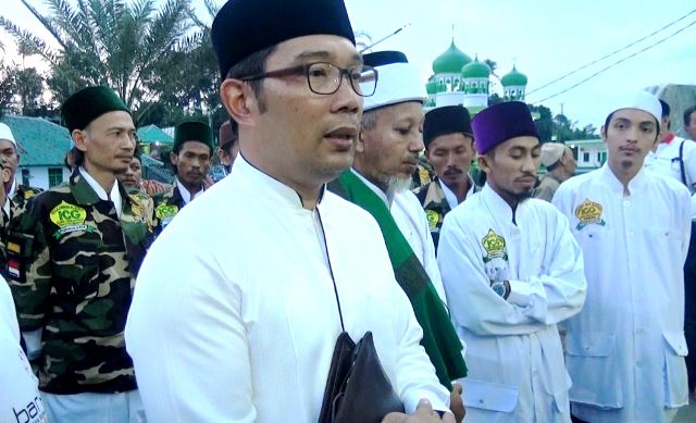 Rindu Bantu Pemasaran Topi Tanjung Garut