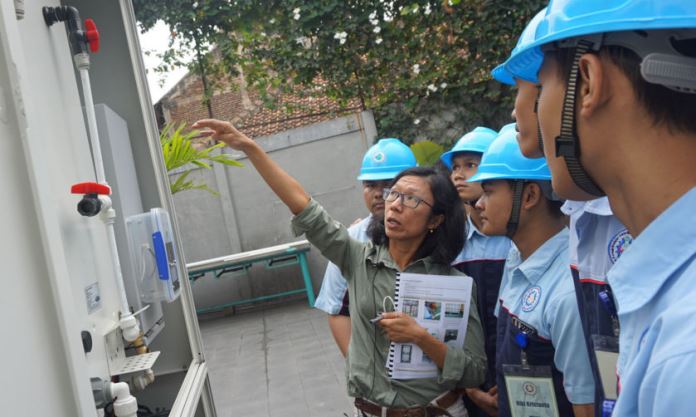Resmikan Alat Penyedia Air Minum Berteknologi Solar Energy Resmikan Alat Penyedia Air Minum Berteknologi Solar Energy