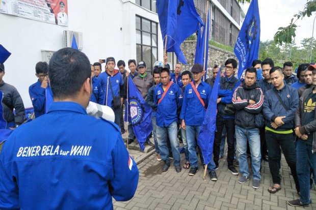 Karyawan Ultrajaya Minta Ketegasan Pemkab