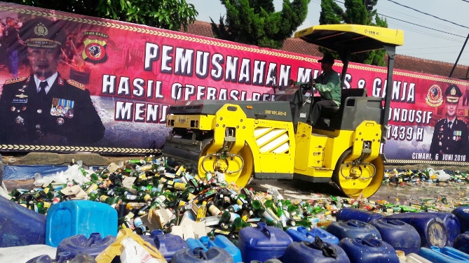 Lakukan Apel Siaga dan Musnahkan Miras