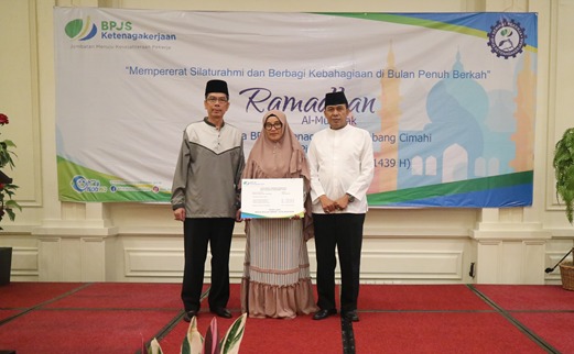 Pemkot Cimahi Berikan Santunan Kematian BPJS Ketenagakerjaan kepada THL PUPR