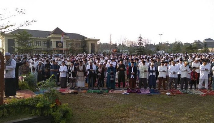 Lapang Istana Cipanas Dipenuhi Warga