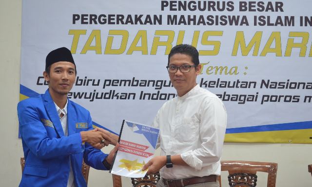 PB PMII Mewujudkan Indonesia Poros Maritim Dunia PB PMII Mewujudkan Indonesia Poros Maritim Dunia