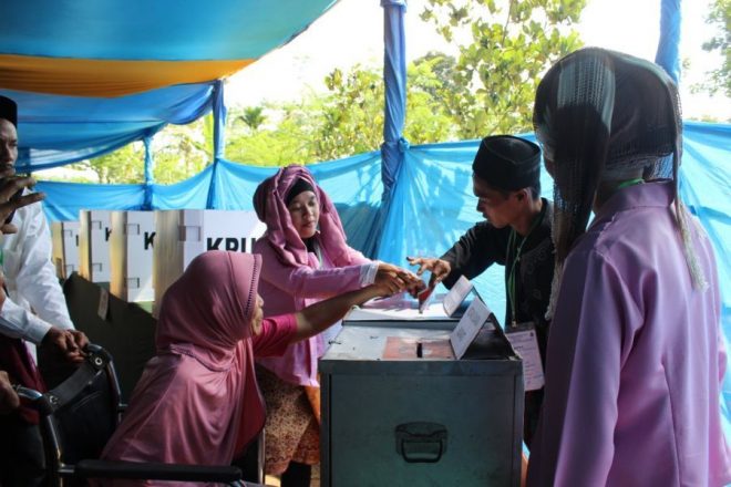 Warga Ilegal Ikut Nyoblos Warga Ilegal Ikut Nyoblos