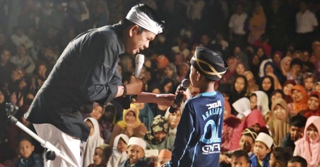 Satu Desa Sepuluh Sarjana dan Satu Doktor