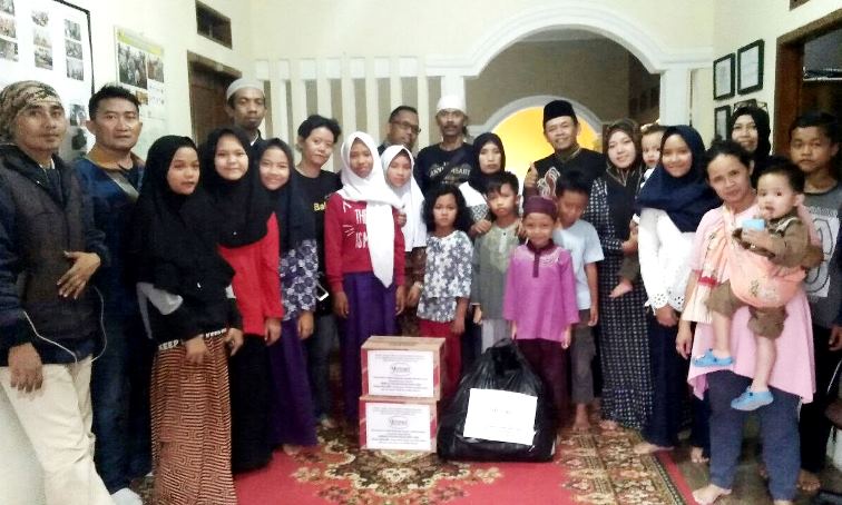 Alumi SMA Pasundan 4 Bandung Bukber Bersama Anak Yatim Piatu