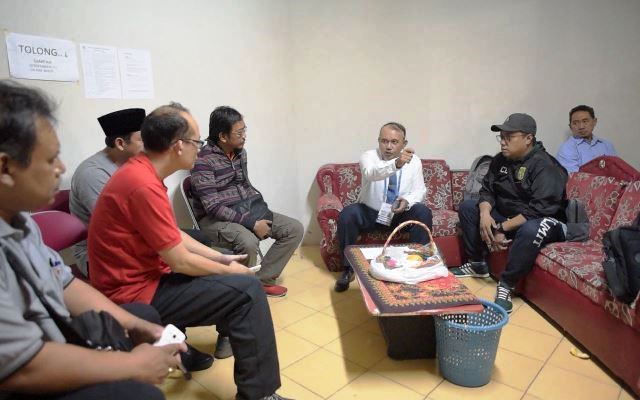 diskusi-panpel-persija-persebaya