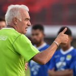 gomez_pimpin-latihan-persib