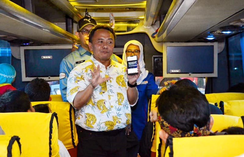 Sosialisasikan Aplikasi LAPOR! Melalui Mudik Lebaran kemenpan- Sosialisasi LAPOR! dan buka puasa bersama-3
