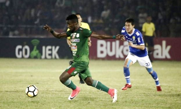 psms-dipermalukan-persib-di-teladan