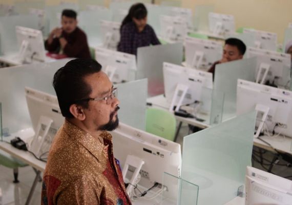 Tinjau Pelaksanaan UNP di Kota Bandung