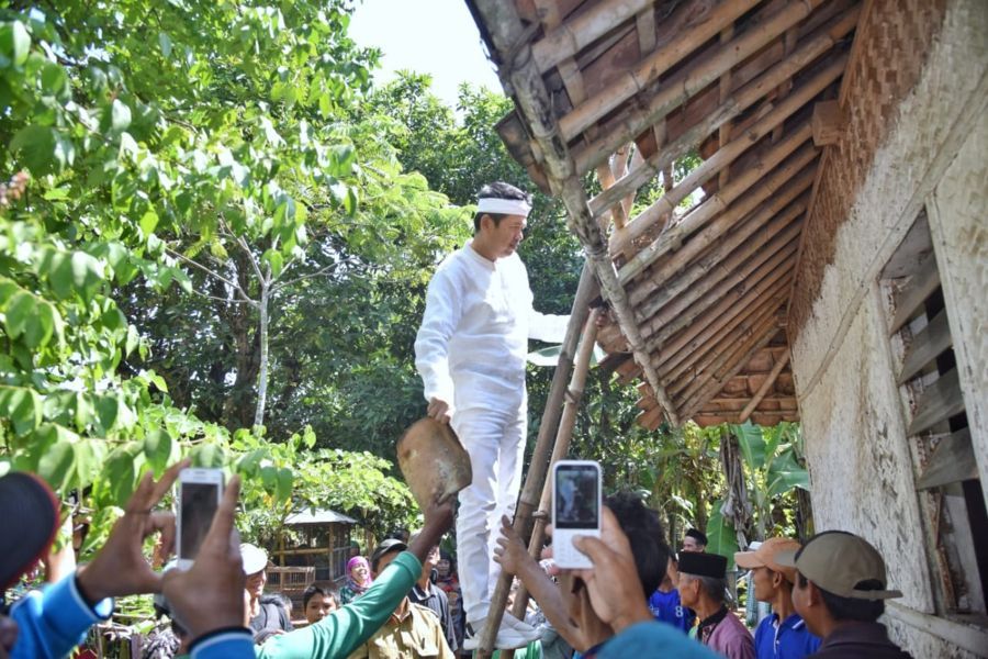 Dedi Gerakan Bangun Seribu Tajug di Jabar Dedi Gerakan Bangun Seribu Tajug di Jabar
