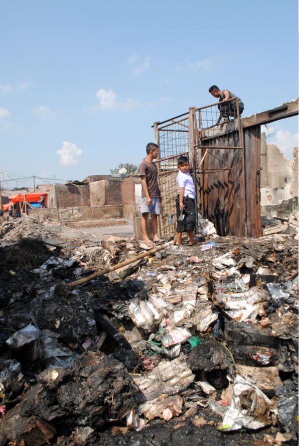 Ratusan Pedagang Direlokasi Ratusan Pedagang Direlokasi