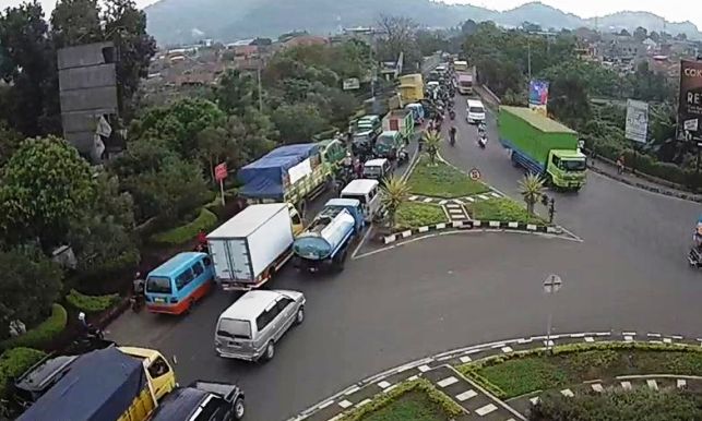 Bunderan Leuwigajah Butuh Jembatan Baru