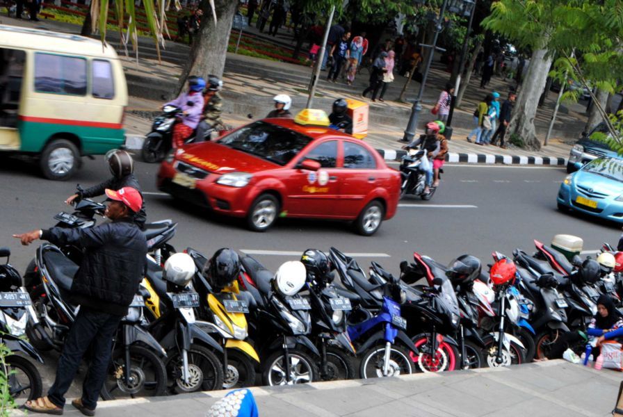 Bayar di Mesin Parkir Dapat Sepeda