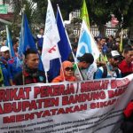 Buruh Kembali Tuntut UMSK