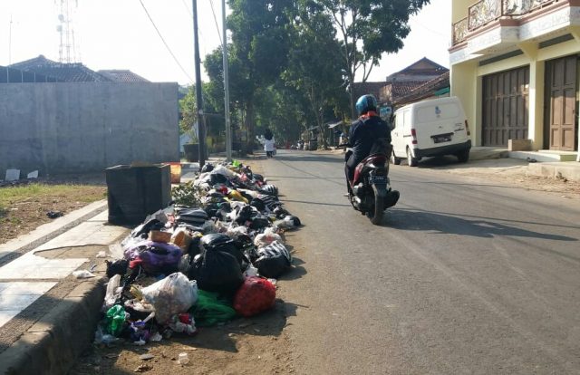 TPS Liar Masih Marak di Soreang TPS Liar Masih Marak di Soreang