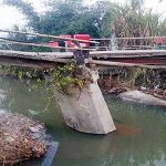 Jembatan Desa Caringin Nyaris Roboh