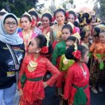 Jaipongan Dibawakan Ribuan Penari