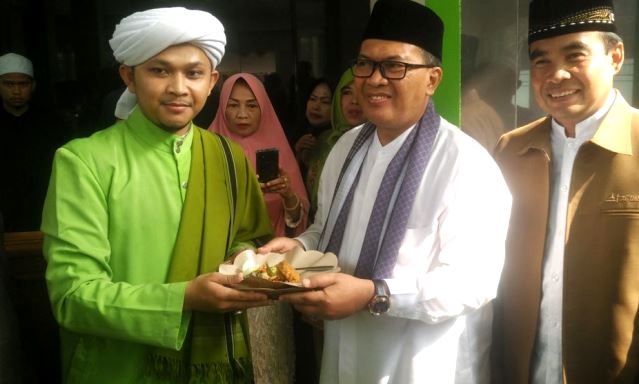 Oded Resmikan Masjid Hijau An-Nasuha Oded Resmikan Masjid