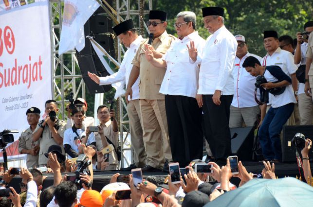 Pengamat: Aher Berpeluang Dampingi Prabowo Pengamat: Aher Berpeluang Dampingi Prabowo