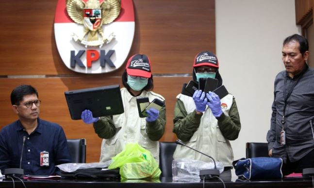 Komplet Ada Bilik Asmara hingga Band kpk