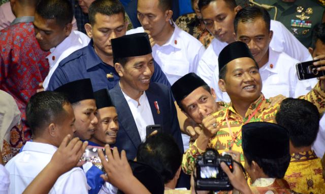 Jokowi Klaim Sudah Kantongi Cawapres Jokowi Klaim Sudah Kantongi Cawapres