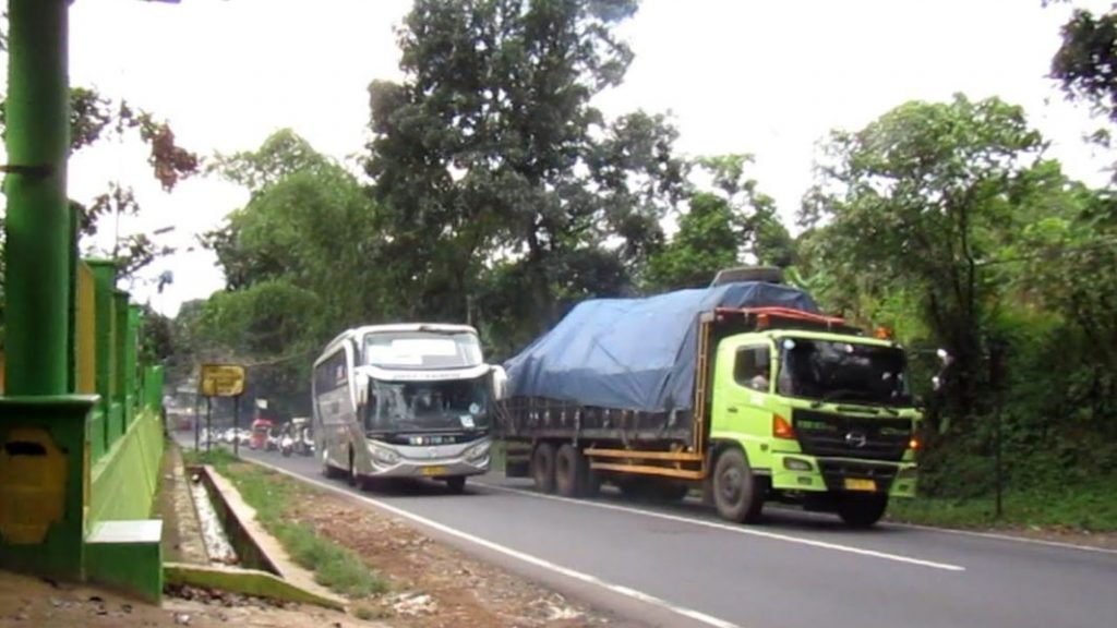 Truk Overload Rugikan Negara Rp 43 Triliun