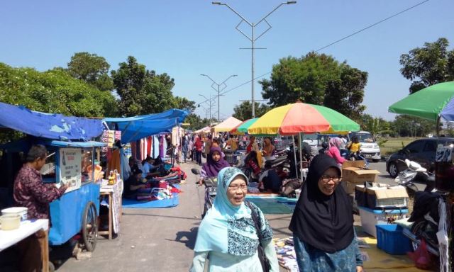 Pedagang di GBLA