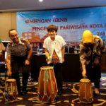 Pengemudi Bus Pariwisata Harus Keren