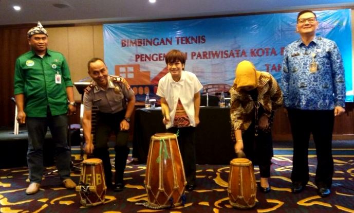 Pengemudi Bus Pariwisata Harus Keren Pengemudi Bus Pariwisata Harus Keren