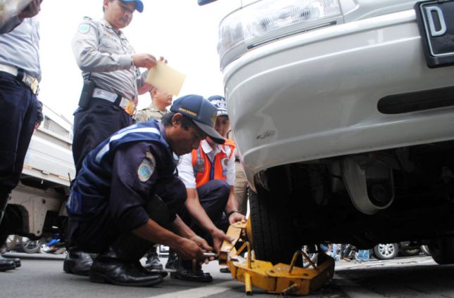 Masih Banyak Parkir Sembarangan