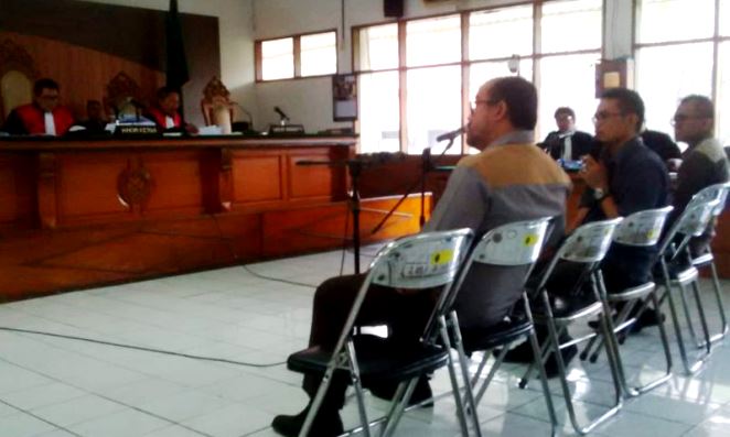 Aa Disebut Terima Uang Rp 100 juta Aa Disebut Terima Uang Rp 100 juta