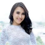 Anaknya Tak Mau Diajak Foto, Dibilang Sombong