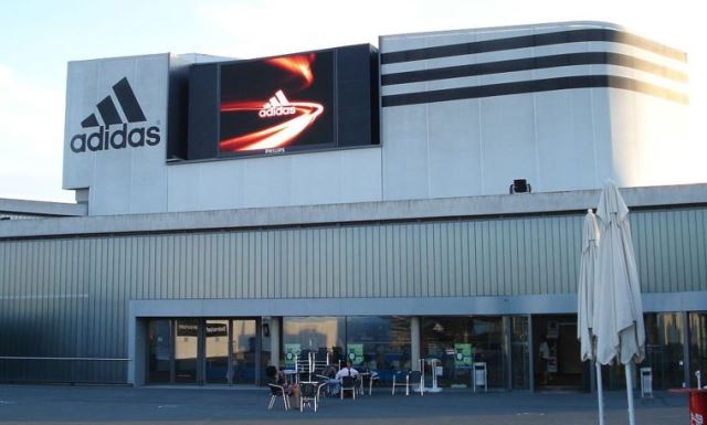 Adidas Mulai Terasing di Negeri Sendiri Adidas