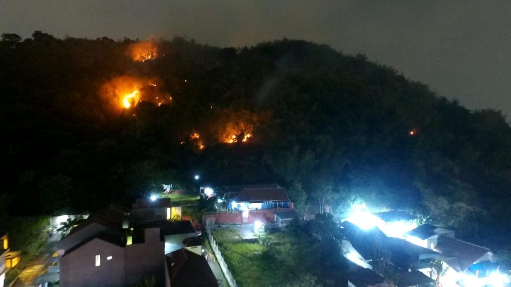 Kebakaran di Gunung Bohong Berhasil Diatasi