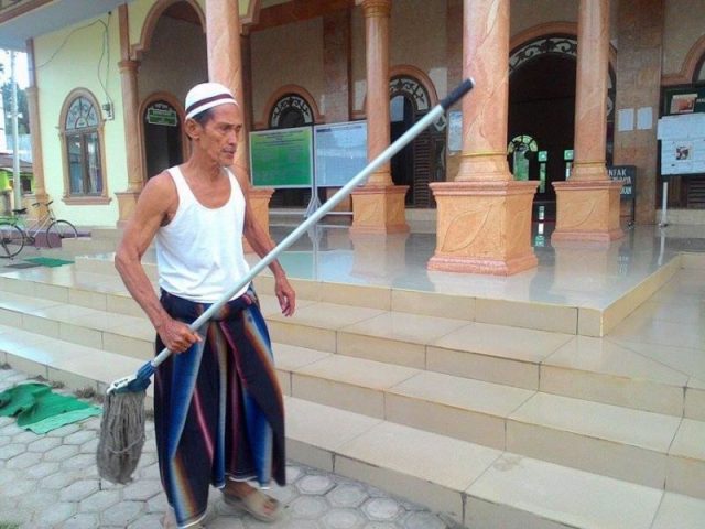 Beri Perhatian Kepada Marbot Masjid Beri Perhatian Kepada Marbot Masjid