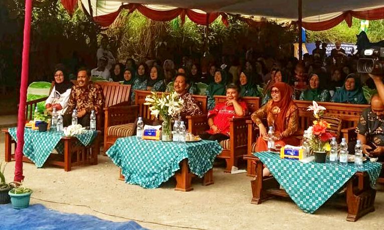 Komitmen Pemerintah Memajukan Daerah